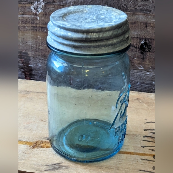 Antique 1913 Ball Perfect Aqua Mason Jar W Metal Lid #10 - Picture 2 of 9